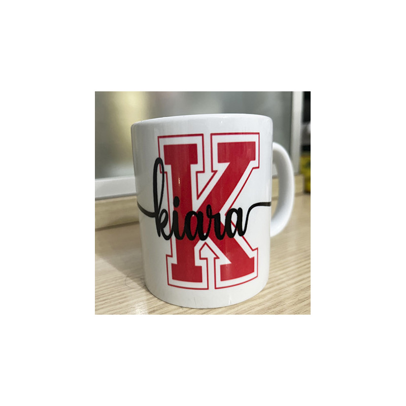Taza personalizada con la inicial y el nombre
