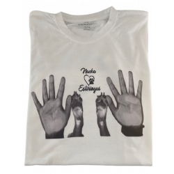 Camiseta personalizada con las huellas de tu perro junto a las tuyas