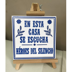 Azulejo En esta casa se escucha Héroes del Silencio  + caballete de madera