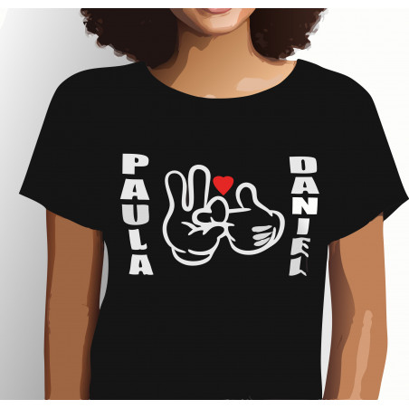 Camiseta personalizada para parejas San Valentín manos de Mickey Mouse