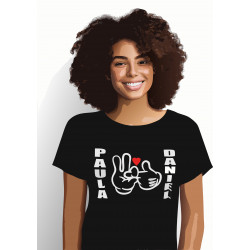 Camiseta para parejas San Valentín manos de Mickey Mouse personalizada con el nombre de la pareja. Ideal como regalo