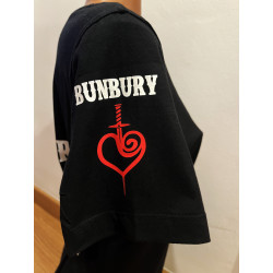 Camiseta Bunbury logo corazón de color negra. Diseños en delantera + mangas + espalda. Ideal como regalo para los fans