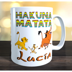 Taza El Rey león hakuna matata personalizada con el nombre