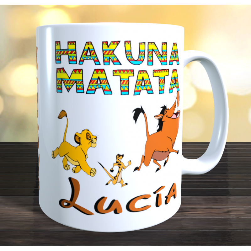 Taza El Rey león hakuna matata personalizada con el nombre
